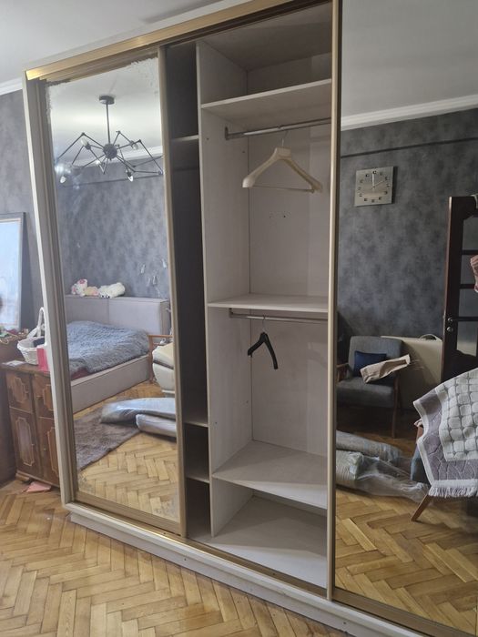 Продам большой шкаф купе