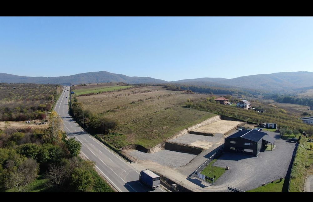 Inchiriez clădire cu spatiu comercial, showroom si birouri