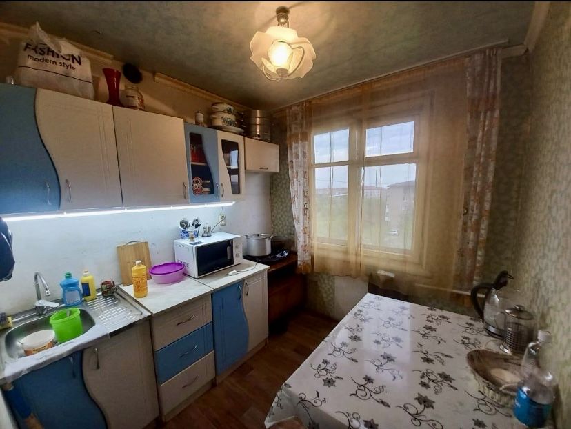 Продам 2-комн 5 этаж , микр 1а