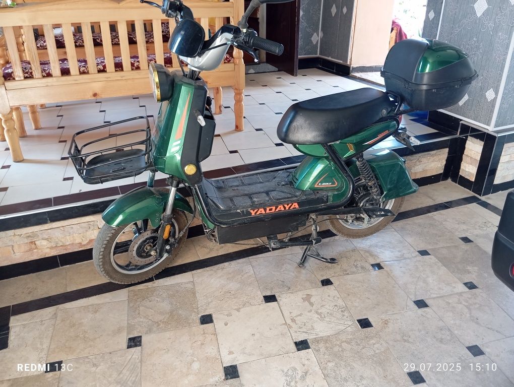Skuter sotiladi yadaya xolati zor srochna sotiladi
