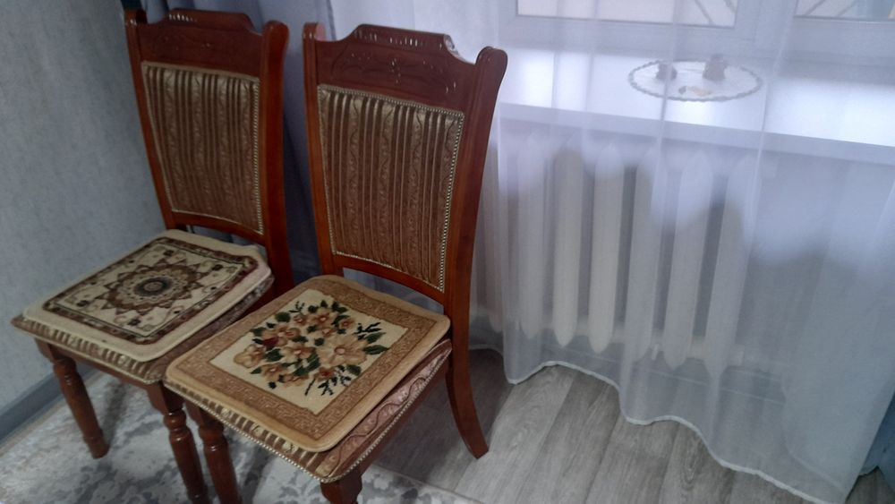 Продам стулья.В отличном состоянии.Почти новый.