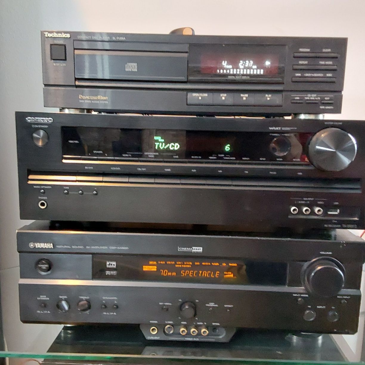 Vând 2 amplificatoare 7.1 Onkyo TX SR313 și Yamaha DSP-AX620