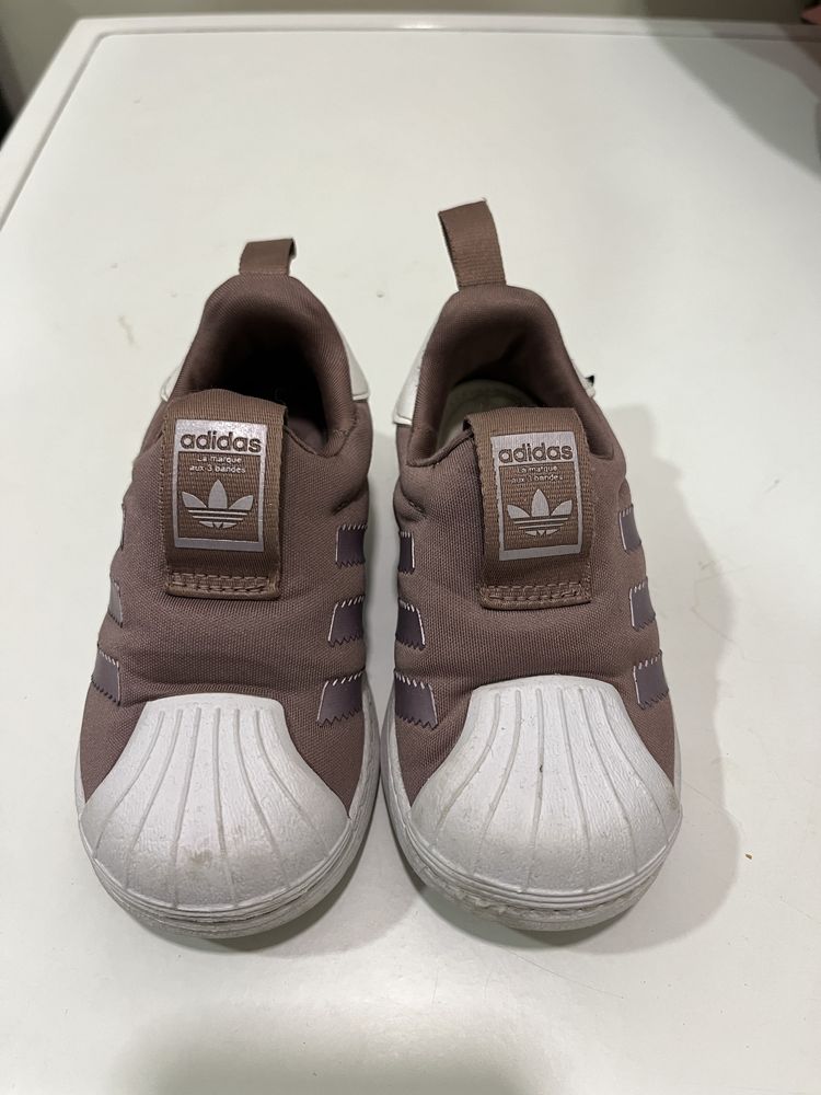 Маратонки Adidas 22номер бебешки/ детски