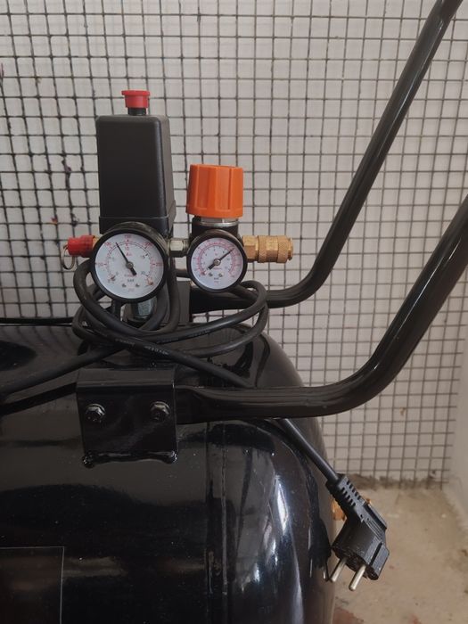 Compresor cu ulei 100l, 10bar