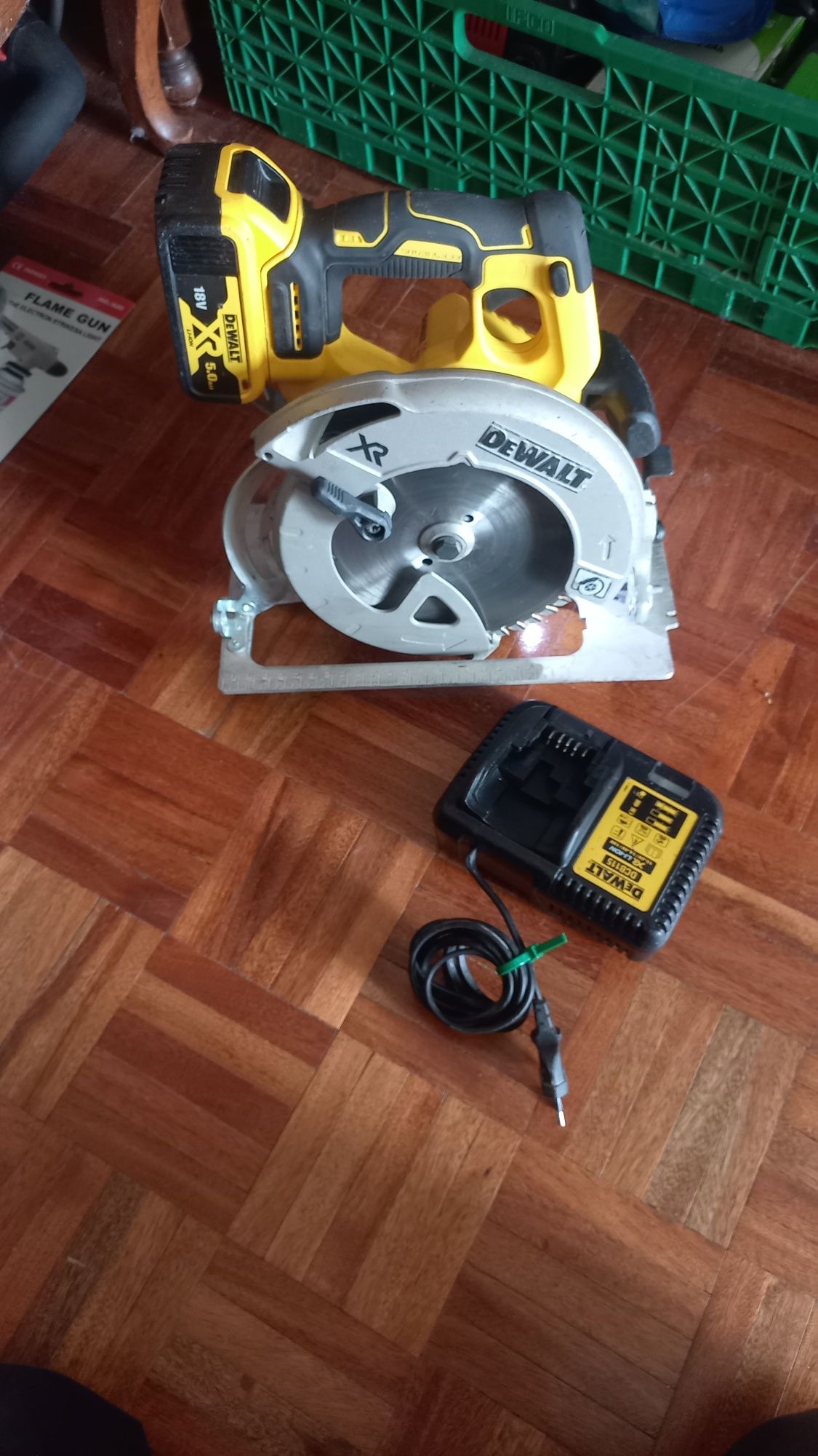 Circular Dewalt dcs570 18v brushless