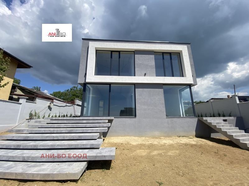 Къща в Варна, област-м-т Ален Мак площ 225 цена 450000