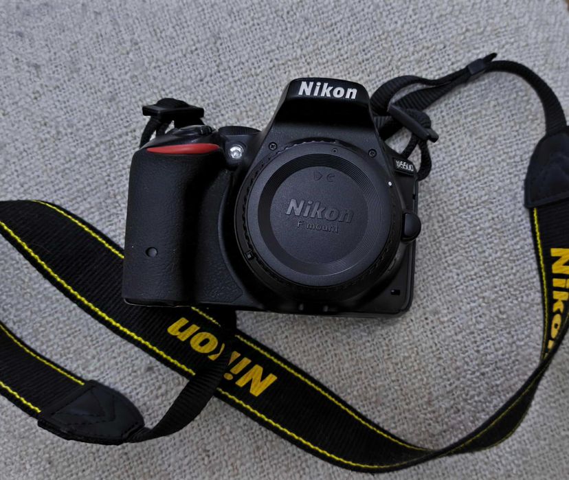 Продам Фотоаппарат Nikon D5500