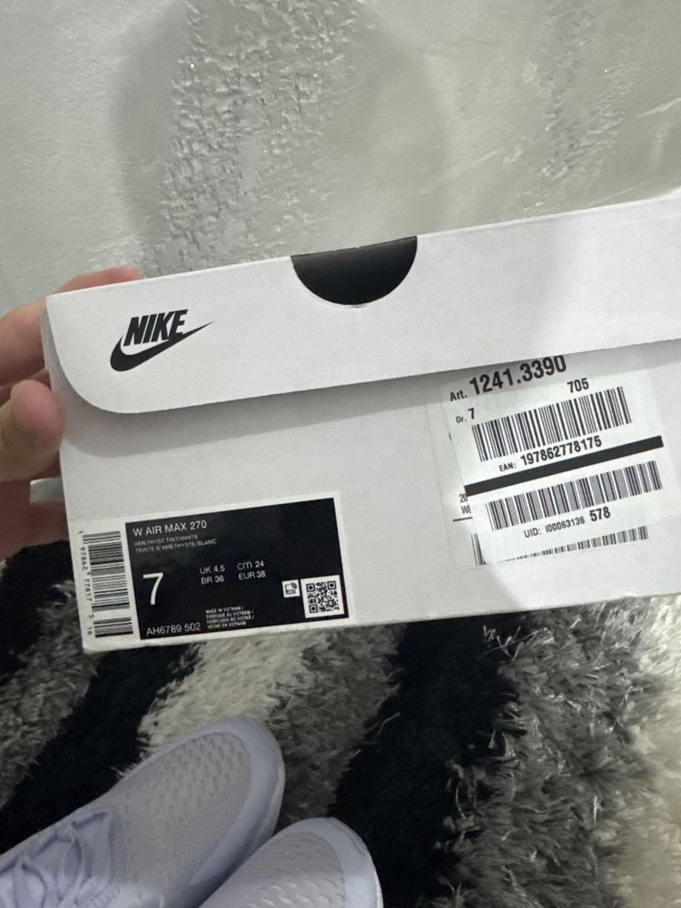 Nike air max 270