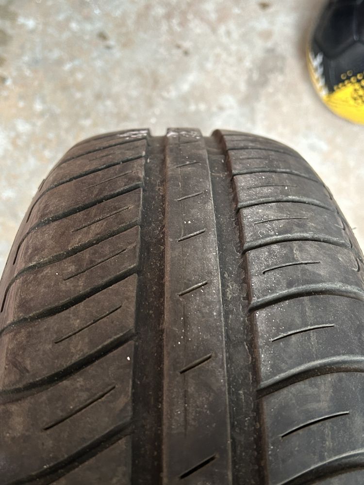 Гуми Dunlop 175/70/13  2бр.