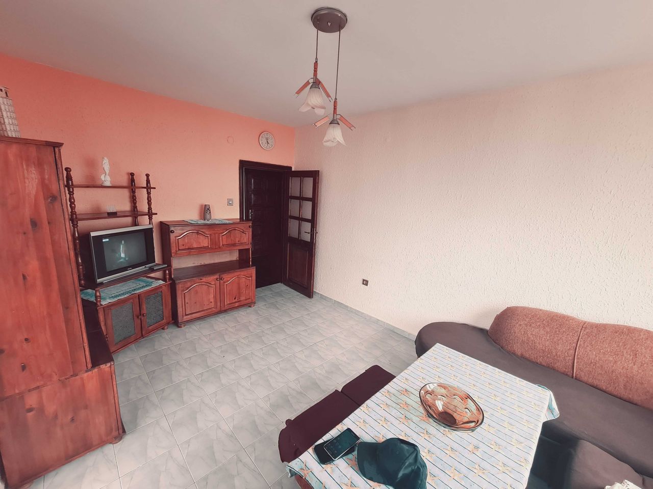 Дава се под наем Двустаен апартамент в Бургас, Зорница - 60 кв.м за 204 € - Снимка #1