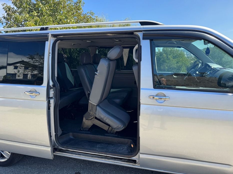 Vand Volkswagen Transporter Caravelle 8+1 2010