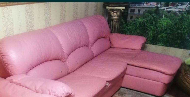Кожаный диван раздвижной. Италия