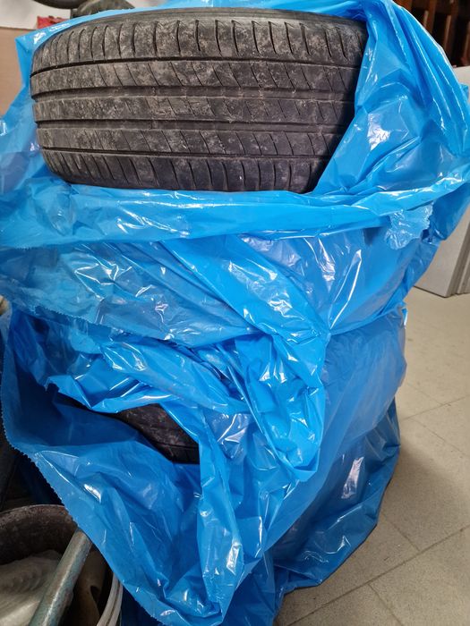 Michelin primacy  215 65 17