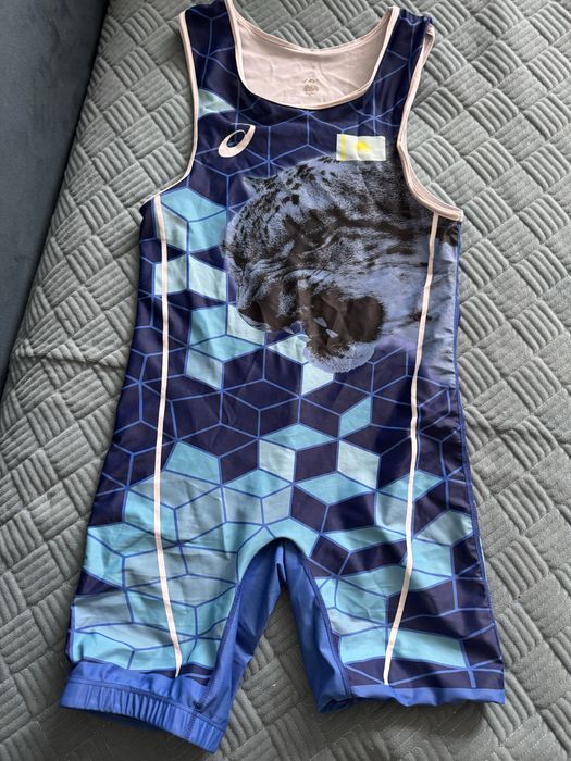 Поодам борцовское белье! Почти новое.