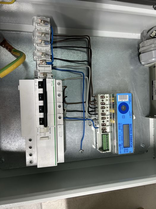 Продавам C120H - автоматичен прекъсвач - 4P - 125A - D