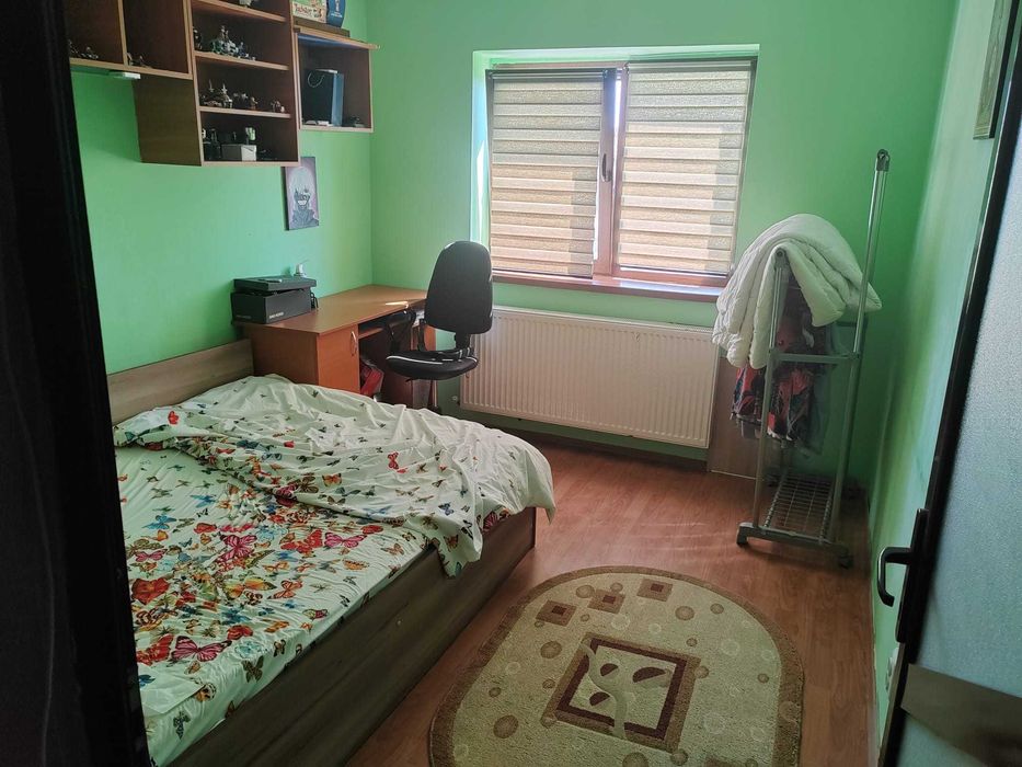Apartament 3 camere + living preț șoc..și negociabil..