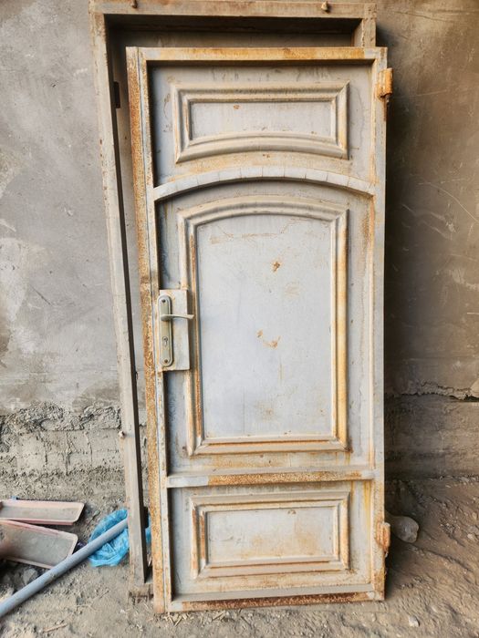 Darvoza va kalitkasi sotiladi