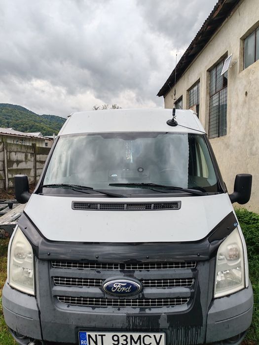 Ford Transit 8+1 locuri, an 2013, 2.2 TDCi – în stare excelentă!