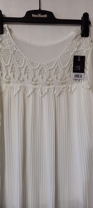 Bluza cu dantela M,noua