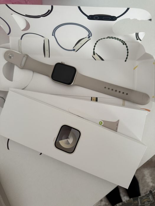 Apple Watch Series 9 GPS M/L 45 мм starlight-бежевый