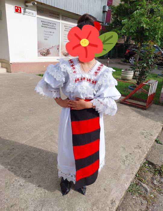 Costum popular traditional