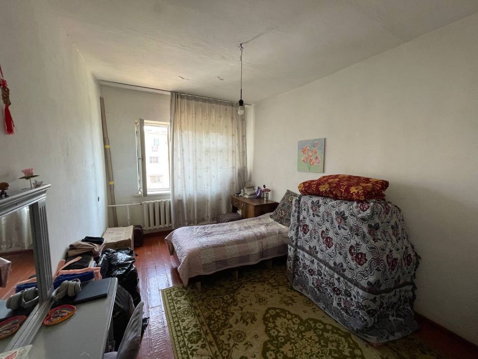 Продам квартиру кирпич , 3/4/4 балкон 2*6 77 серия.