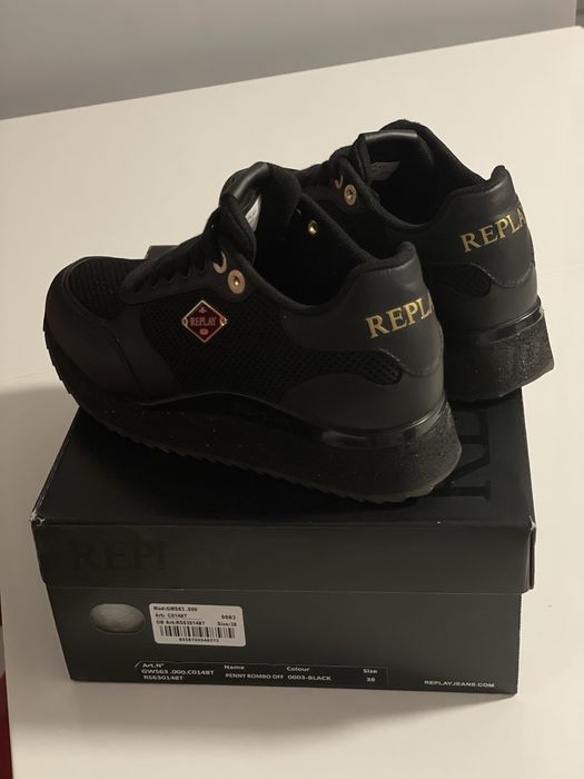 Adidasi Replay negri cu auriu.Marimea 38.