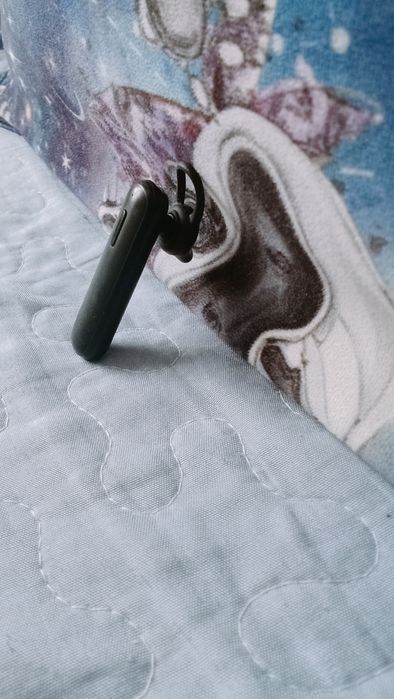 Продам наушник hoco E39