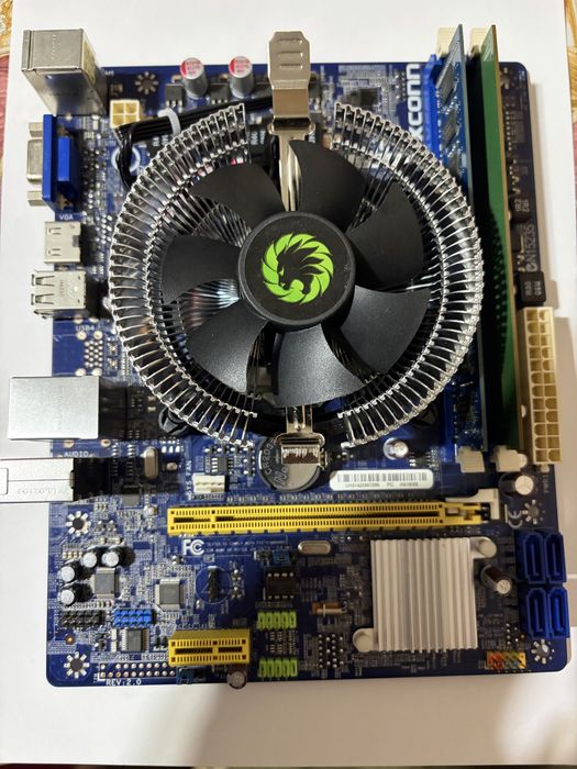 Матплата MSI h61m - i3 3220 - RAM 4GB