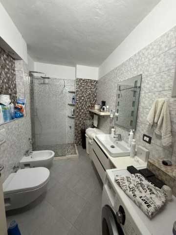 Дава се под наем Двустаен апартамент в София, Център - 55 кв.м за 382.5 € - Снимка #2