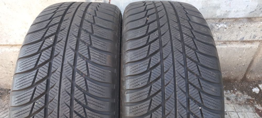 225 45 18 Bridgestone 2бр. Като нови