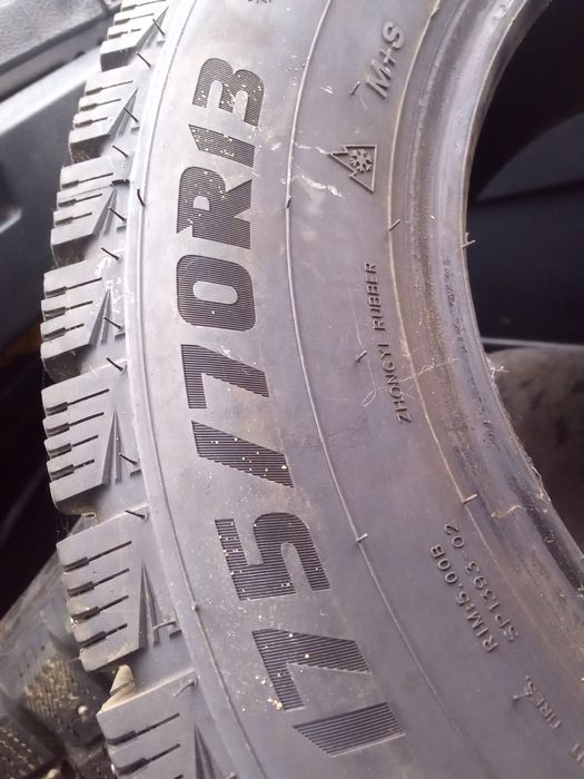 Пара шин зимних на 13