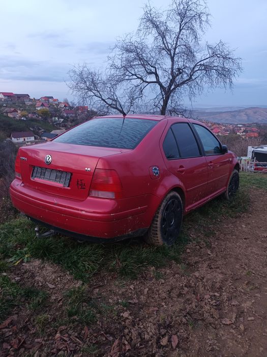Vand vw bora 1.6 benzina
