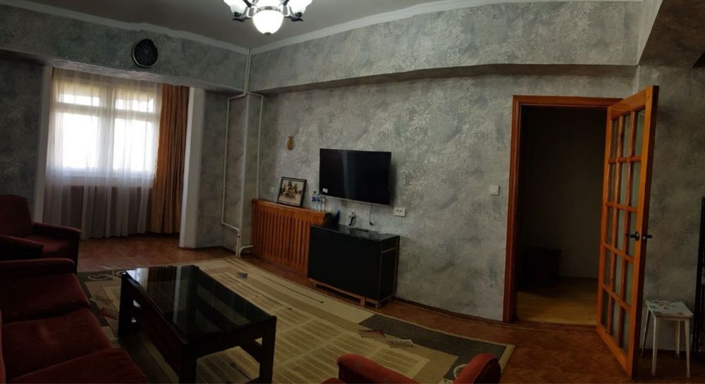 Продаётся 1в2 комнатная. Ц-7, ЦУМ, 110-школа