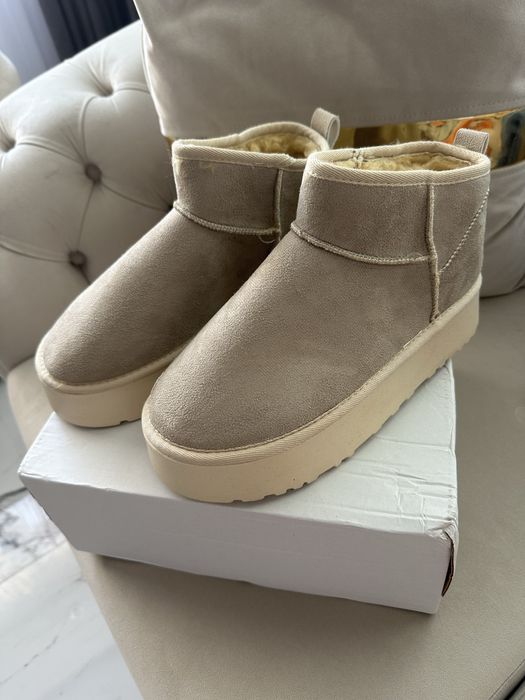 Дамски боти.