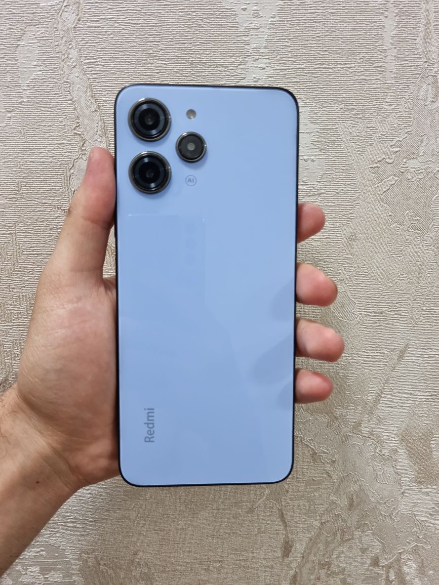 Продаю телефон Redmi 12 в идеальном состоянии! С документами