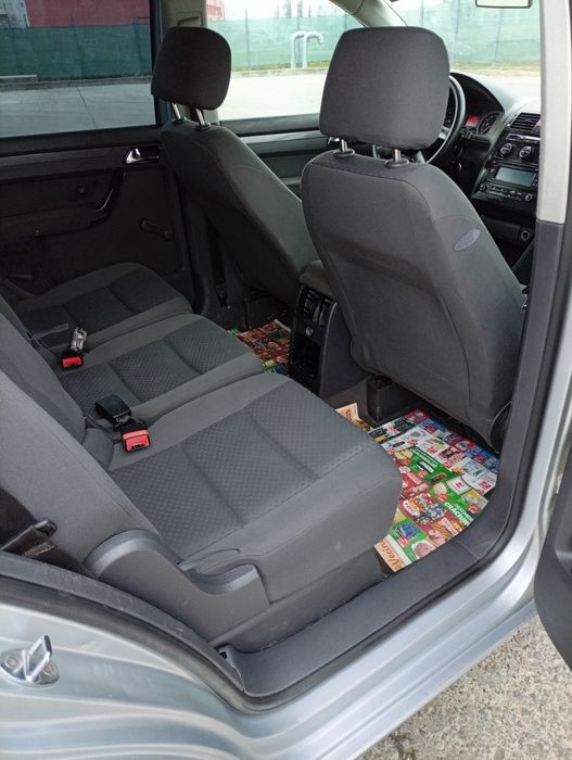 Vând Touran 1.6 benzina