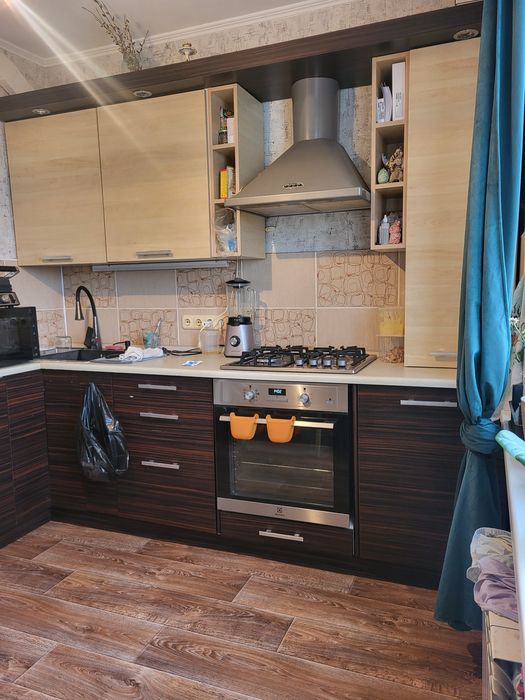 Продам 2 - х ком. Квартиру