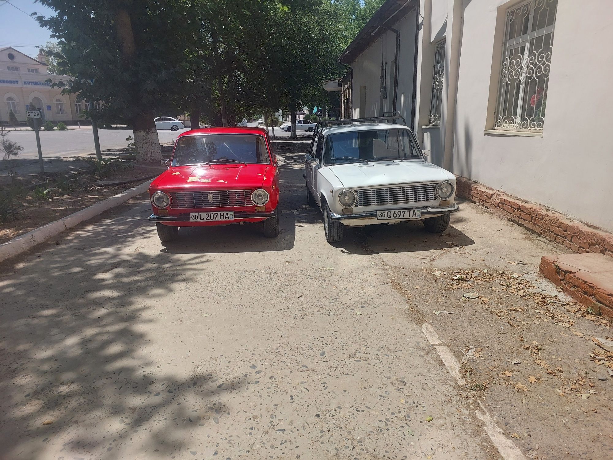 Vaz 21011 sotiladi narxi 14 Milyon kelishamiz
