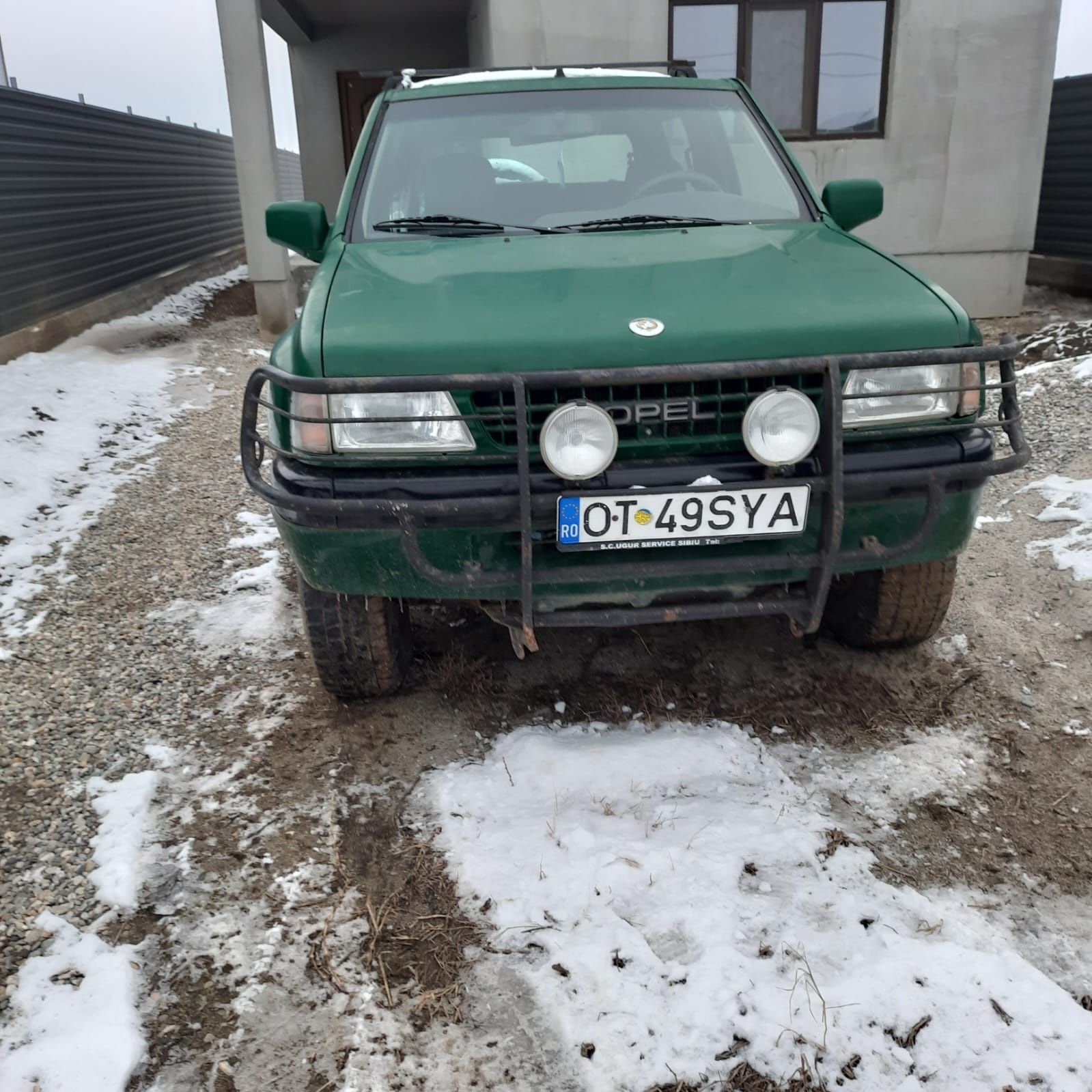 Opel frontiera benzină