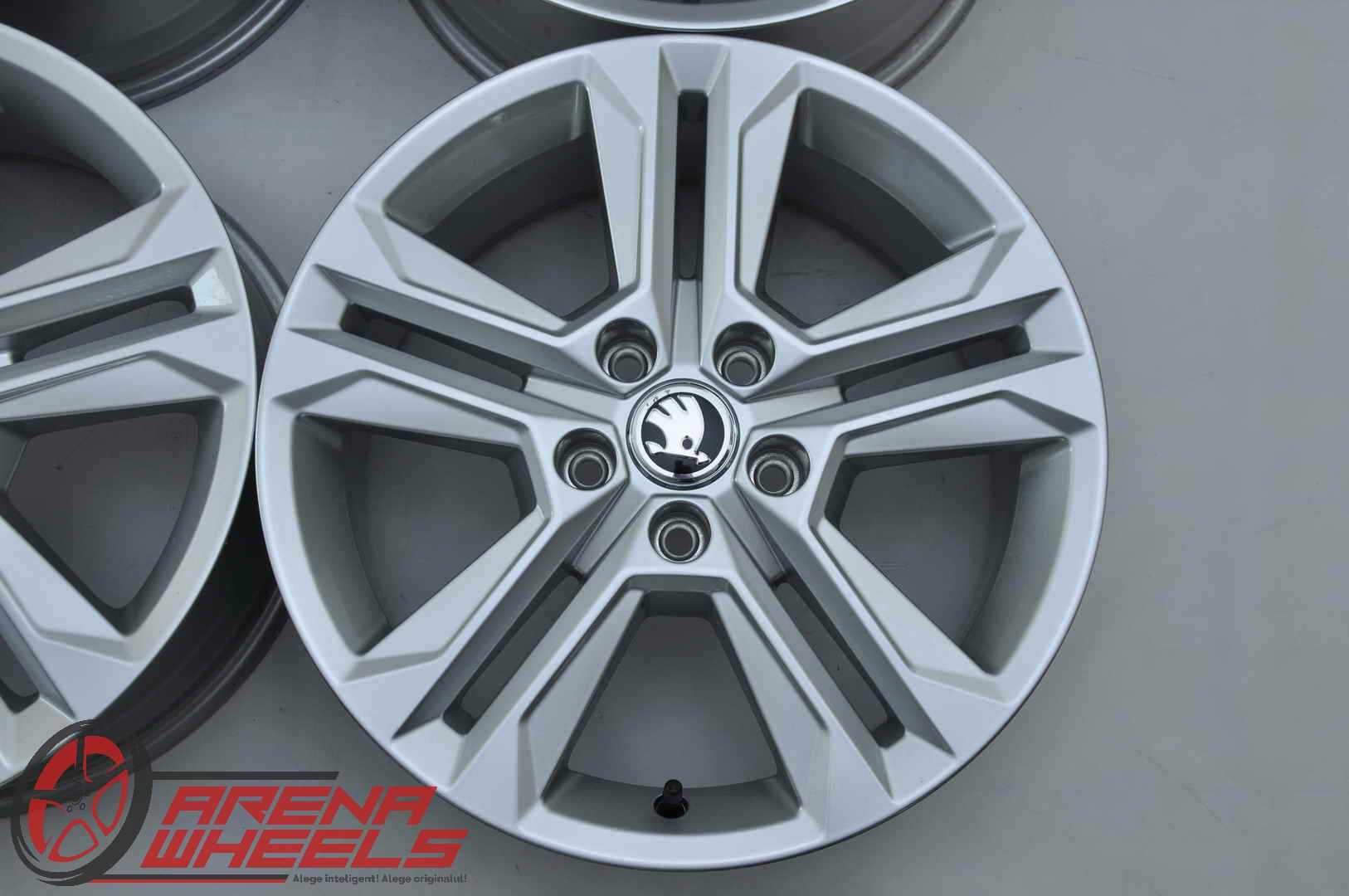 Jante Noi 17 inch Originale Skoda Octavia Yeti Superb Karoq R17