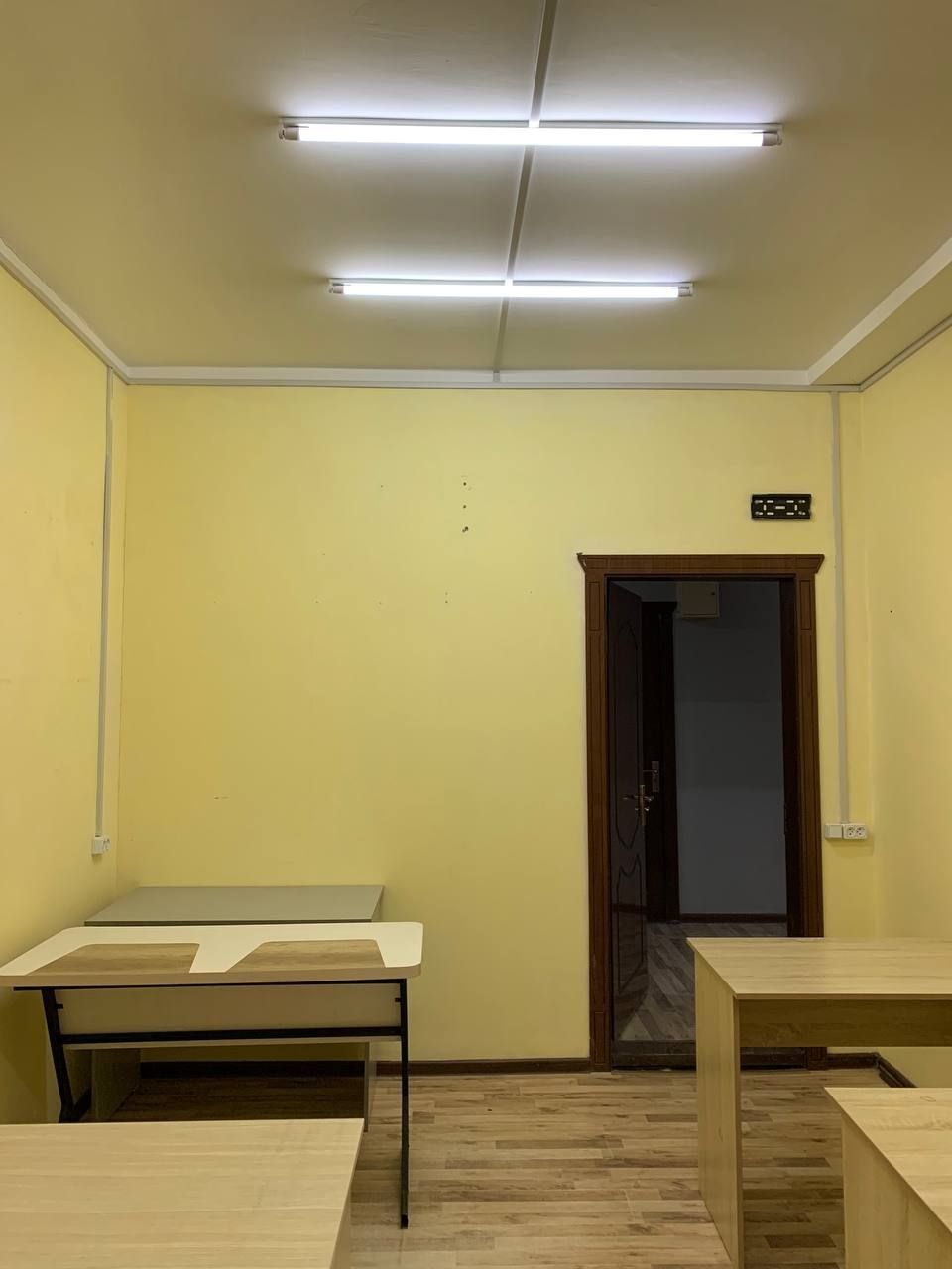 Метро Мирзо Улукбек офис 15м² 30м² без мебели  3й этаж  до метро 5 мин