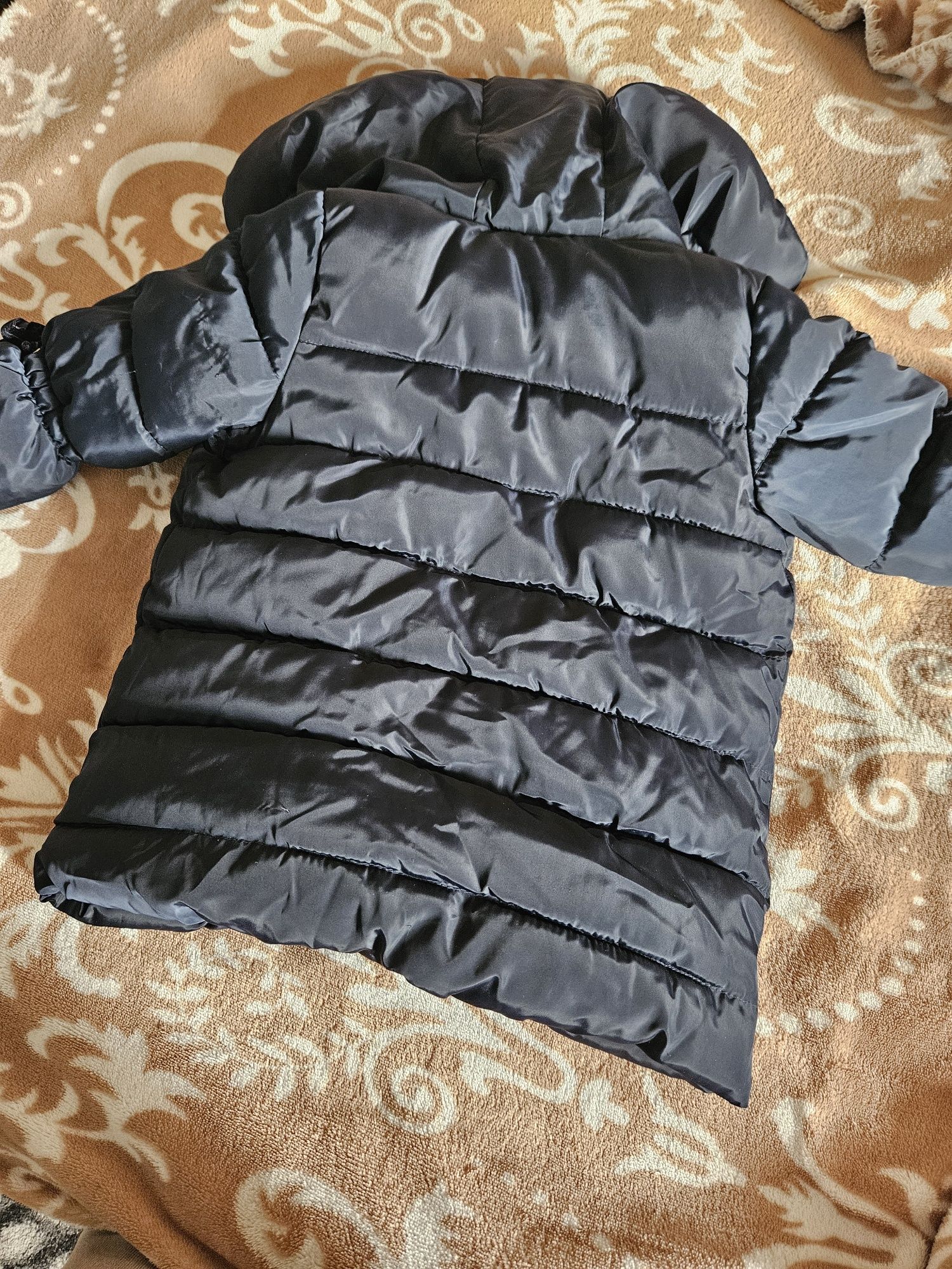 Продам куртку 2-3 года