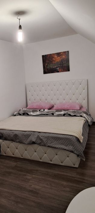 Pat tapițat dormitor