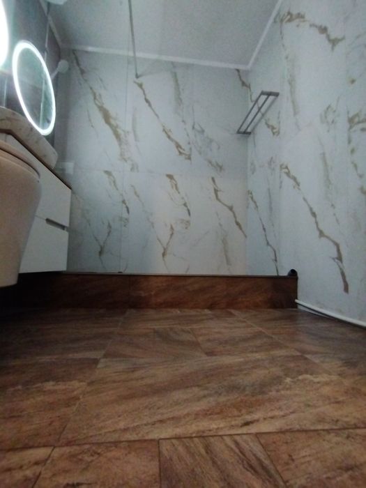 Amenajări interioare, apartamente , case , băi, curți , instalați sani