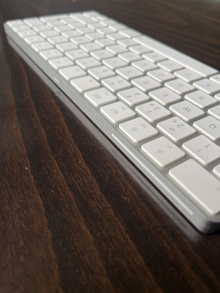 Продавам Apple Magic Keyboard