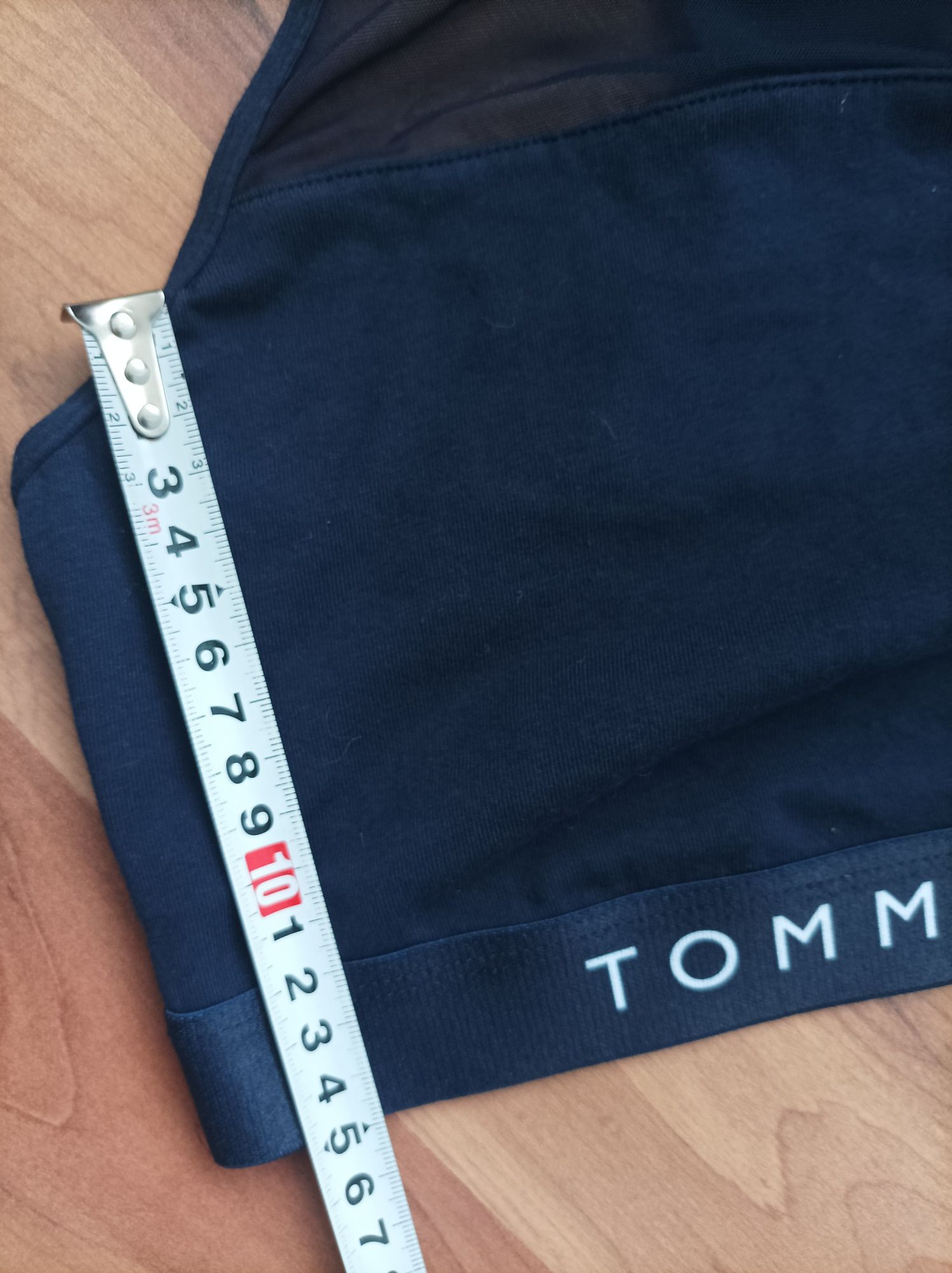 Tommy Hilfiger ново бюстие