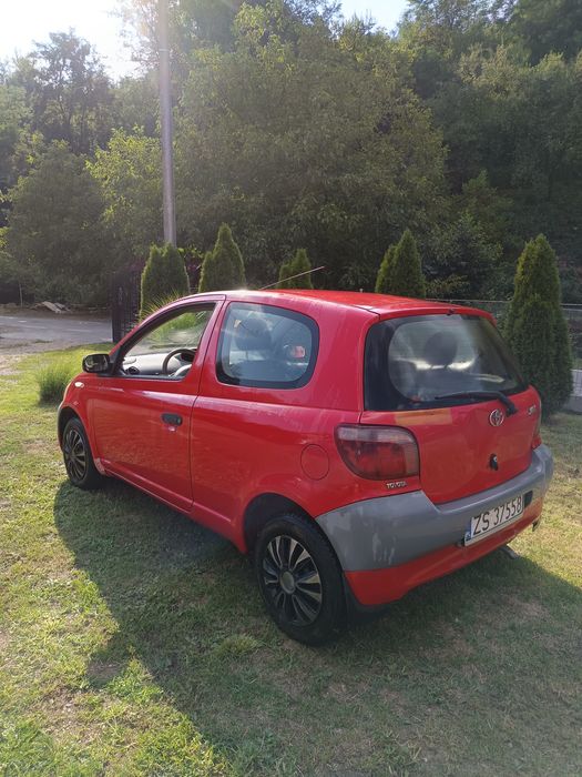 Vând sau schimb Toyota Yaris
