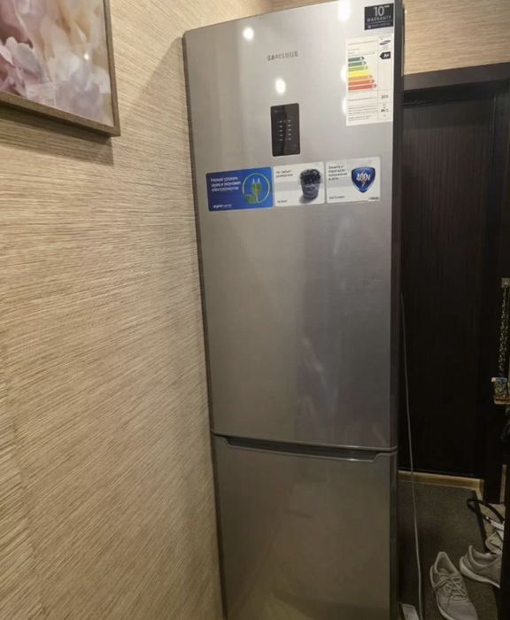 Холодильник Samsung