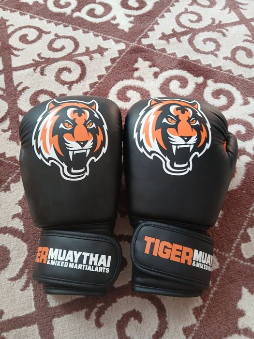 Перчатка.             .